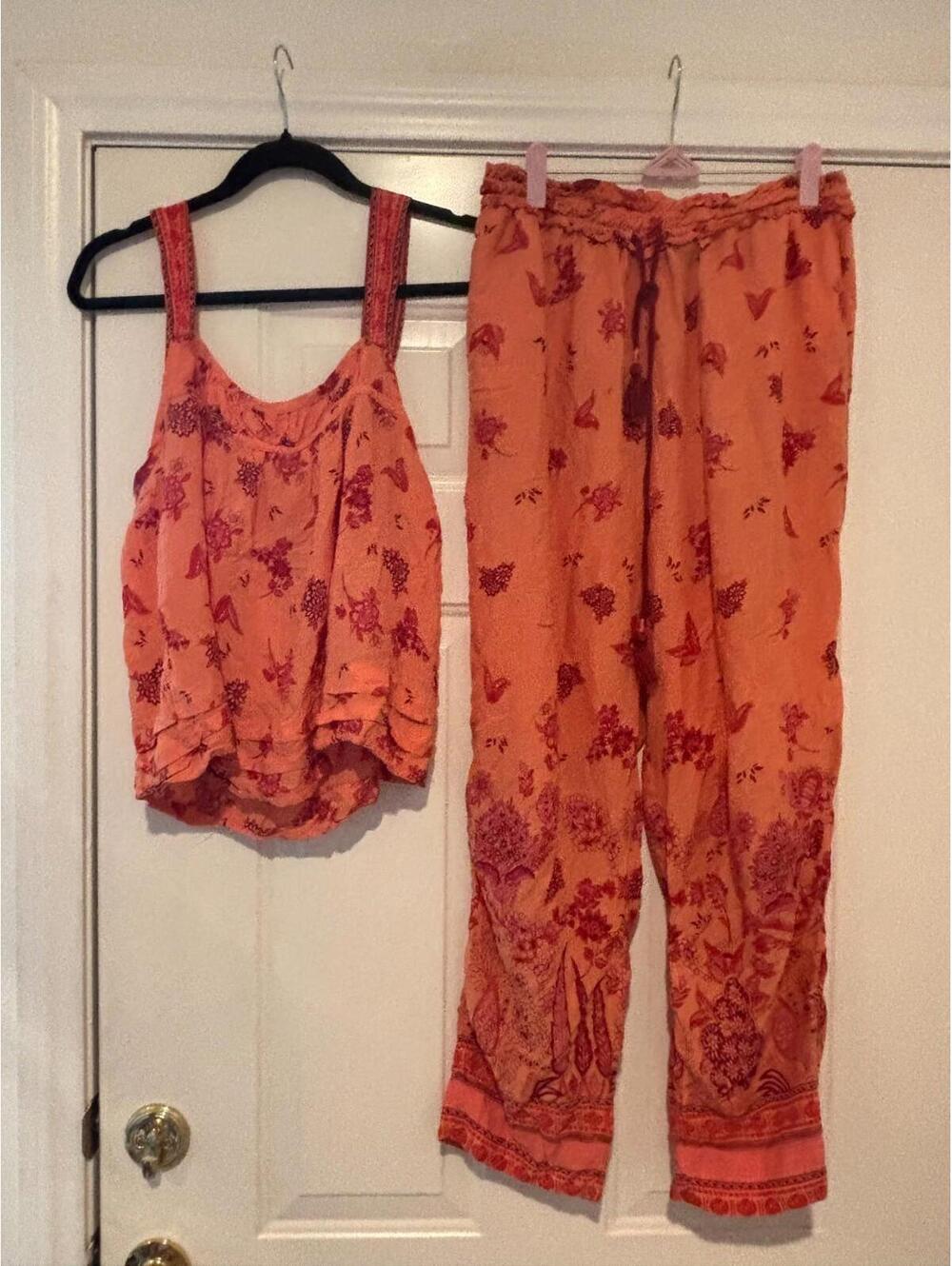 Boho somens orange Anthropologie size small top‎ and pant set. #89.